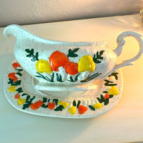 Arnels Mushrooms Antique 2pc Gravy Boat Raised Design Handpainted Made in USA - Picture 3 of 14